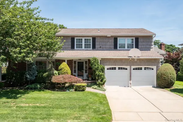 15 Huber CT, Rockville Centre, NY 11570