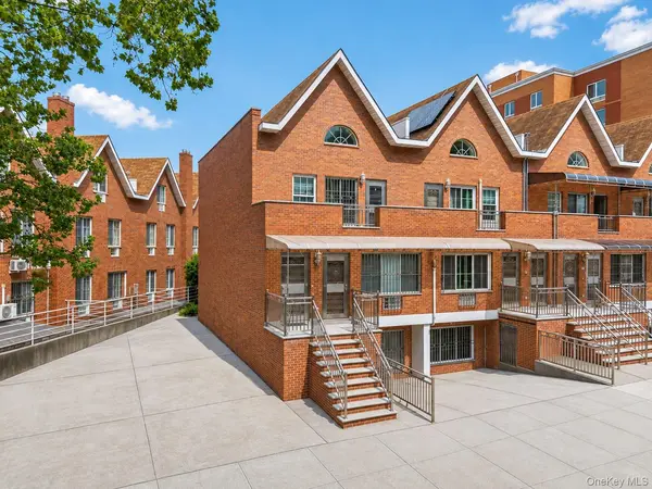 58-11 183rd ST, Fresh Meadows, NY 11365