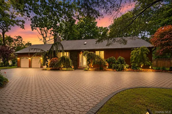 46 Margin DR, Shirley, NY 11967