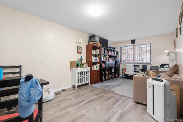 86-18 57th RD, Elmhurst, NY 11373