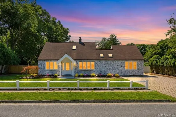 36 Fifty Acre RD, Smithtown, NY 11787