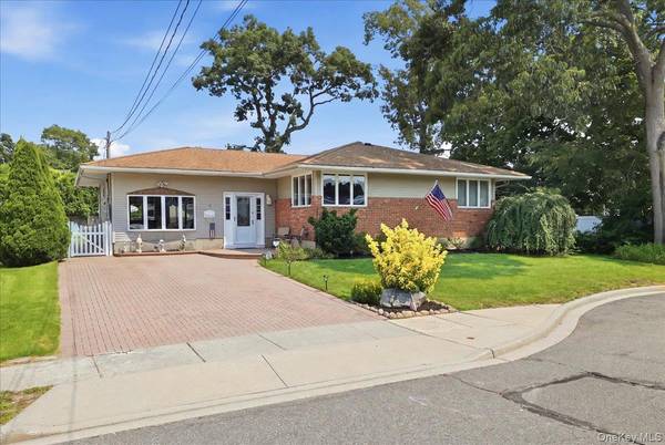 2 6th AVE, Farmingdale, NY 11735