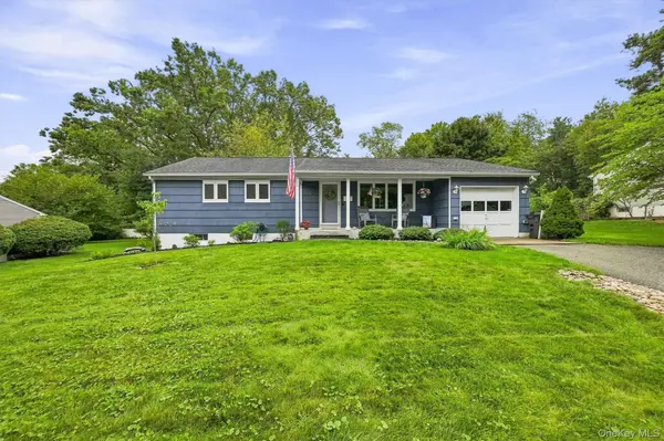 3 Richard DR, West Nyack, NY 10994