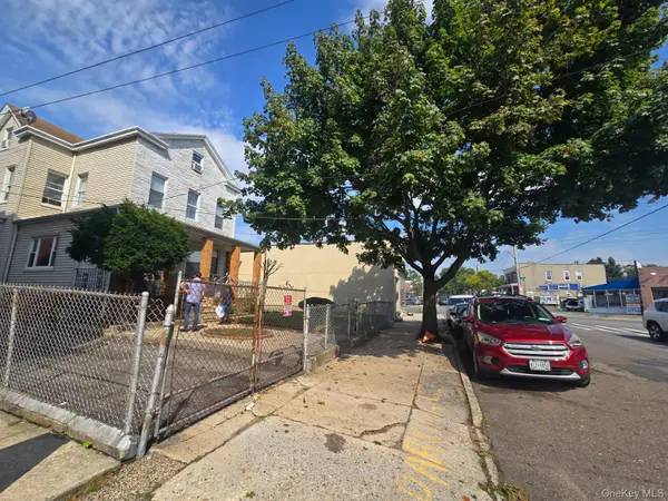 9734 86th ST, Ozone Park, NY 11416