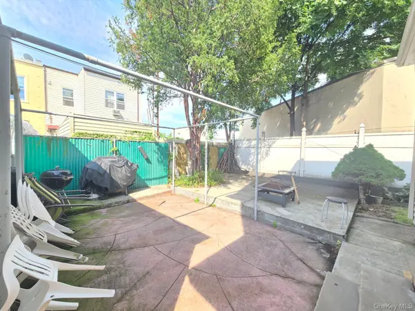 9734 86th ST, Ozone Park, NY 11416