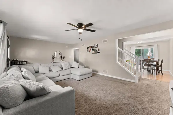 1318 Whippoorwill RD, Valparaiso, IN 46383