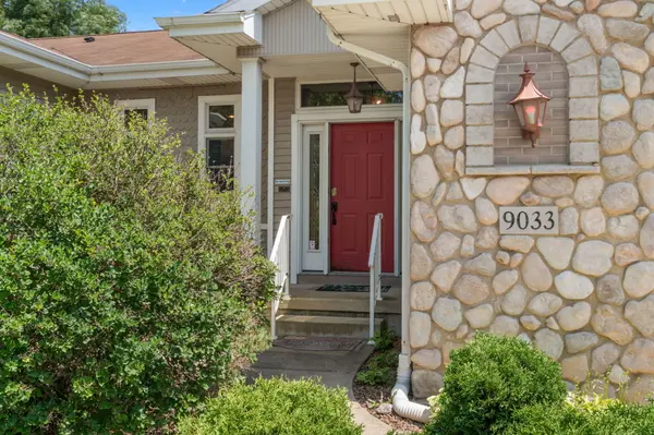 9033 Dallas PL, Crown Point, IN 46307