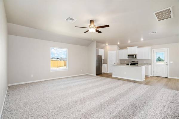 720 Luna WAY, Tuttle, OK 73089