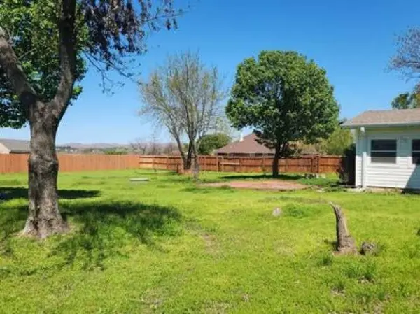 10 SW Bradbury CIR, Lawton, OK 73505