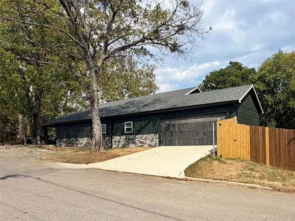 402 SE 1st AVE, Ardmore, OK 73401