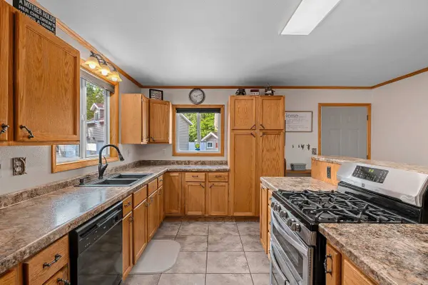 W10614 BENSON LAKE RD, Amberg, WI 54102-9174