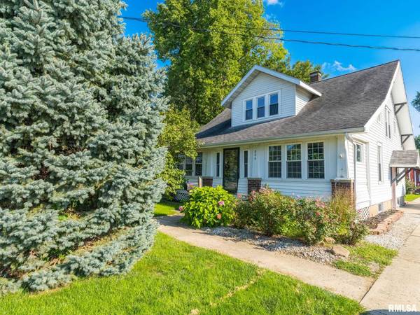 806 PEORIA ST, Washington, IL 61571