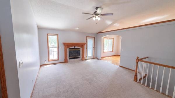 6505 E 44th St N, Bel Aire, KS 67226-1483