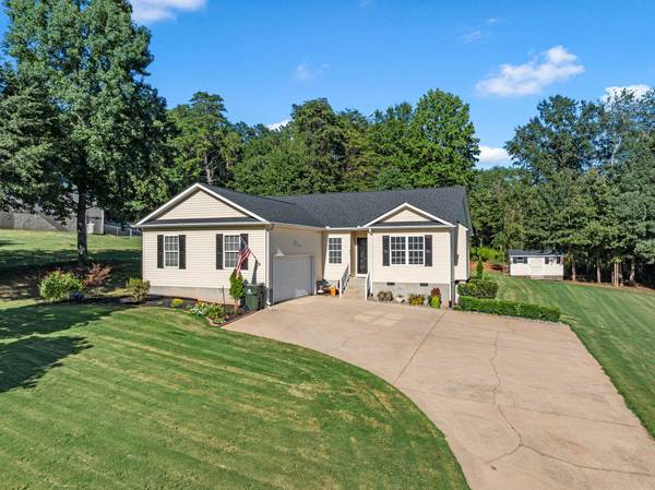 213 Anchors Away DR, Inman, SC 29349