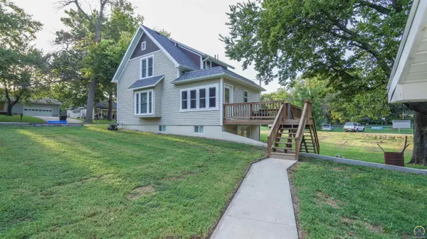 128 Lincoln AVE, Holton, KS 66436