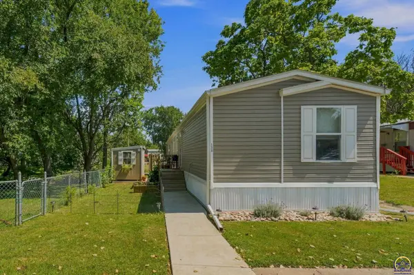 138 SE Willow Way, Topeka, KS 66609