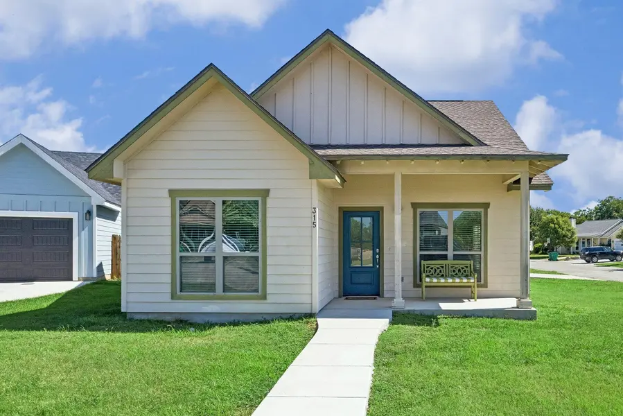 315 Sage CIR, Blanco, TX 78606