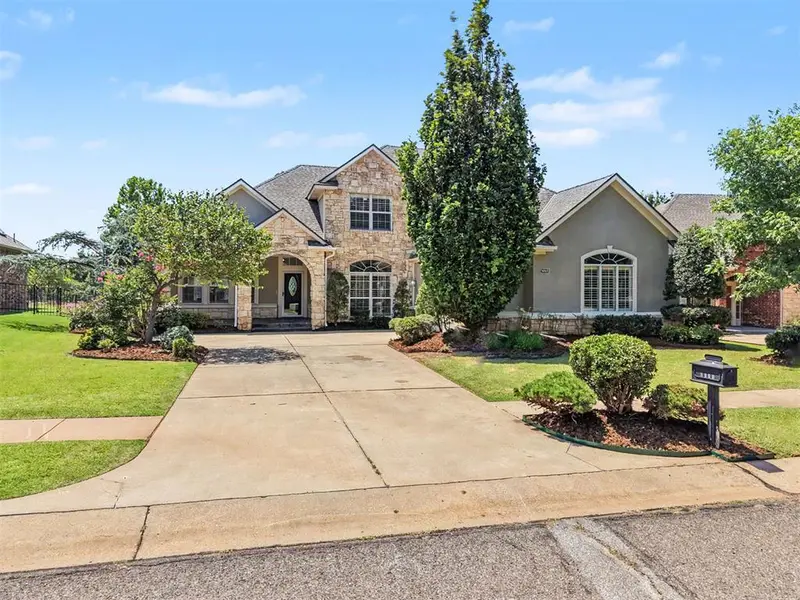 3808 Woodshadow RD, Edmond, OK 73003