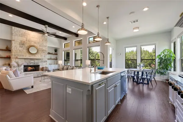 802 Crestone Stream DR, Lakeway, TX 78738