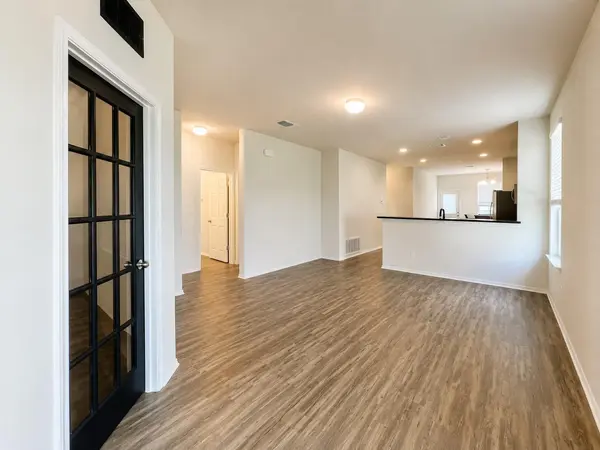 220 Pepperbark LOOP, Buda, TX 78610