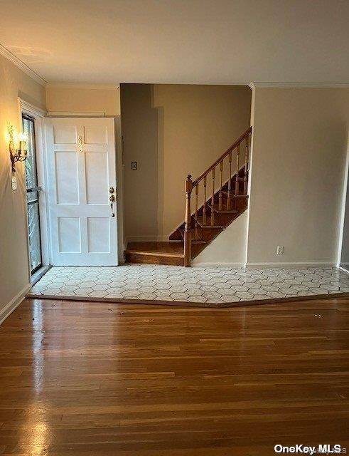 83 Stephan Marc LN, New Hyde Park, NY 11040