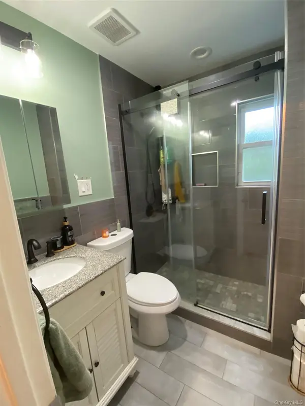 11420 201st ST, Saint Albans, NY 11412