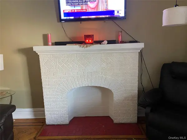 11420 201st ST, Saint Albans, NY 11412