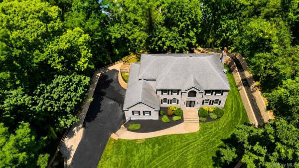 41 Cove RD, Huntington, NY 11743