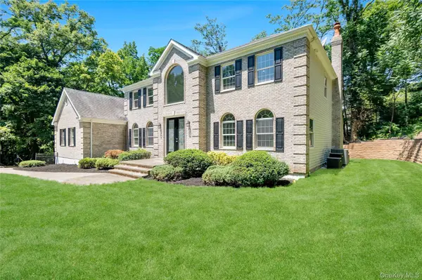 41 Cove RD, Huntington, NY 11743
