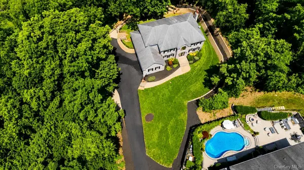 41 Cove RD, Huntington, NY 11743