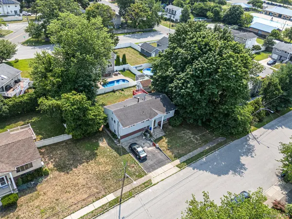 49 Eastern AVE, Deer Park, NY 11729