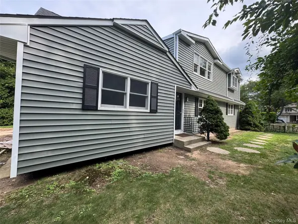 1 Towne CT, Melville, NY 11747