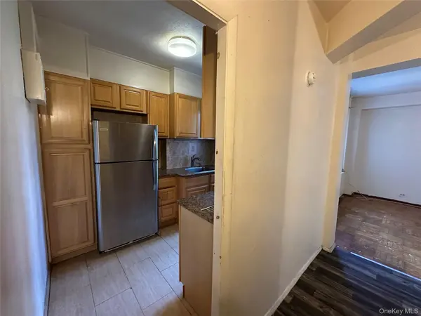 1579 Metropolitan AVE #6H, Bronx, NY 10462