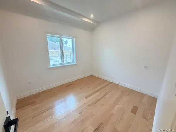 71-39 166th ST, Fresh Meadows, NY 11365