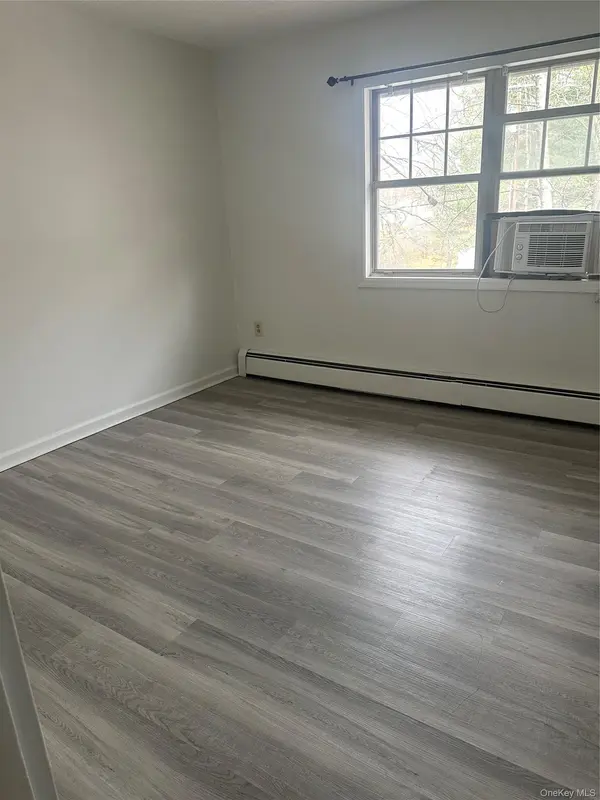 603 Barclay MNR #6C, Newburgh, NY 12550