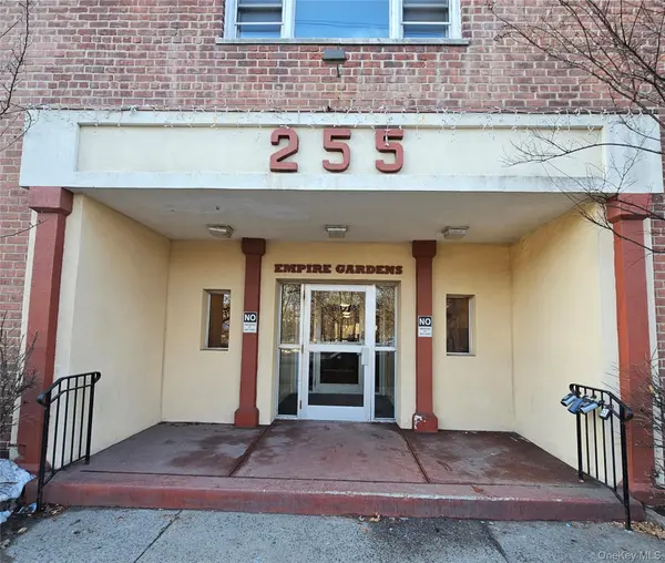 255 Bronx River RD #4R, Yonkers, NY 10704