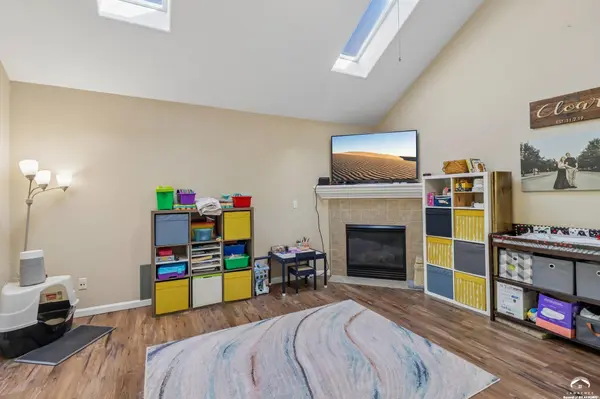 1405 Legends CIR, Lawrence, KS 66049