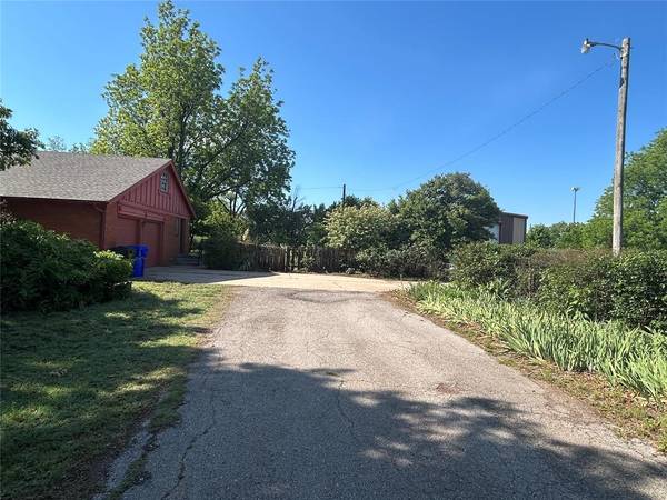 1600 E Imhoff RD, Norman, OK 73071
