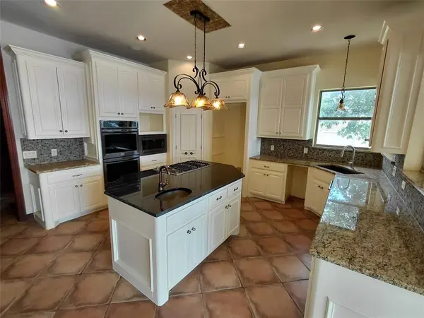 19615 Sportsman RD, Edmond, OK 73012