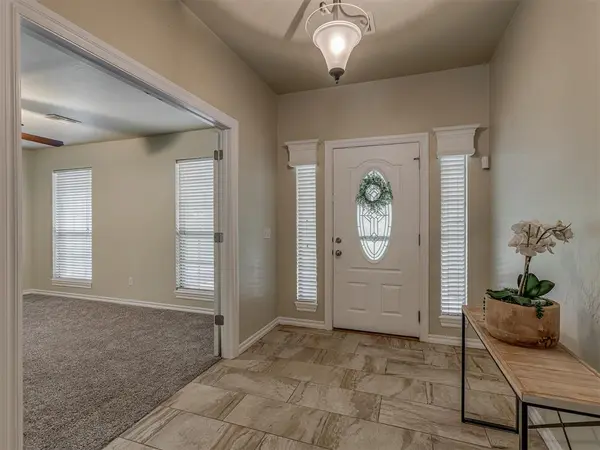 10461 Ridgeview DR, Edmond, OK 73034