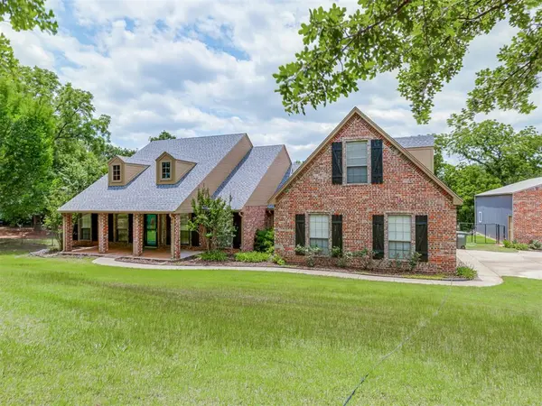 10461 Ridgeview DR, Edmond, OK 73034