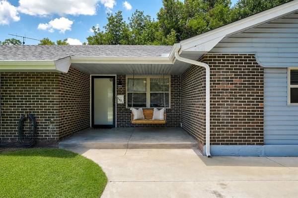 2621 N Redmond AVE, Oklahoma City, OK 73127