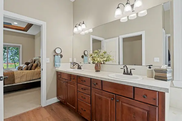 1431 E Summerlyn, Derby, KS 67037