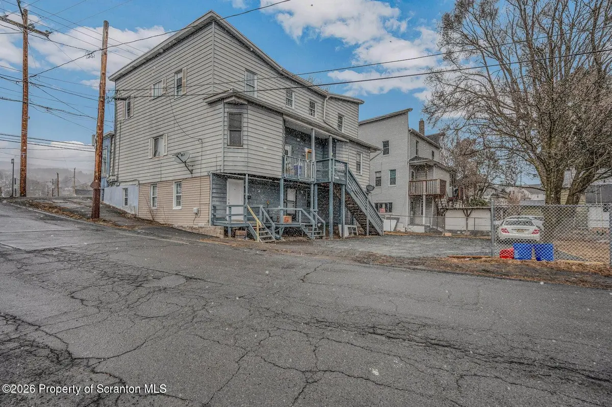 1200 Main ST, Dickson City, PA 18519