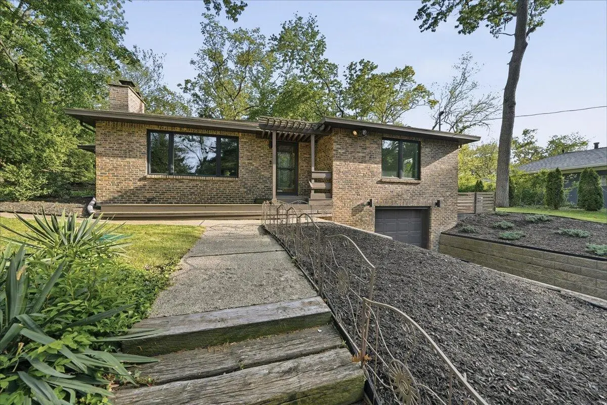 63 Ski Hill Road, Portage, IN 46368