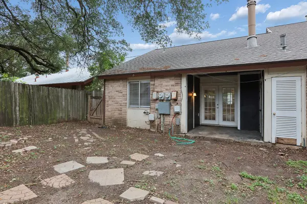 6803 Woodhue DR #B, Austin, TX 78745