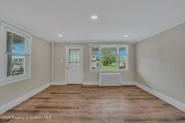 305 Powell AVE, Jessup, PA 18434