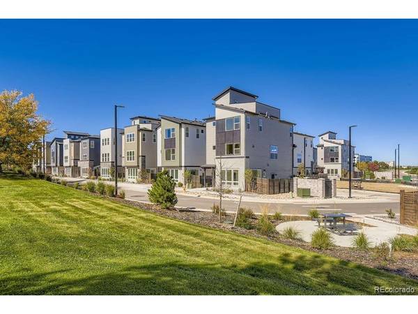 10922 E Hinsdale, Centennial, CO 80112