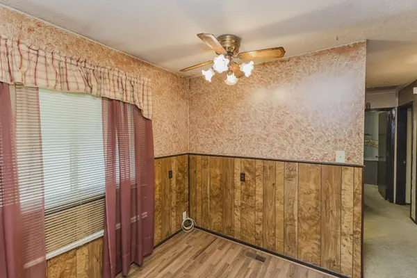 1247 N Hydraulic, Belle Plaine, KS 67013