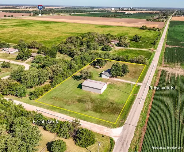 1247 N Hydraulic, Belle Plaine, KS 67013